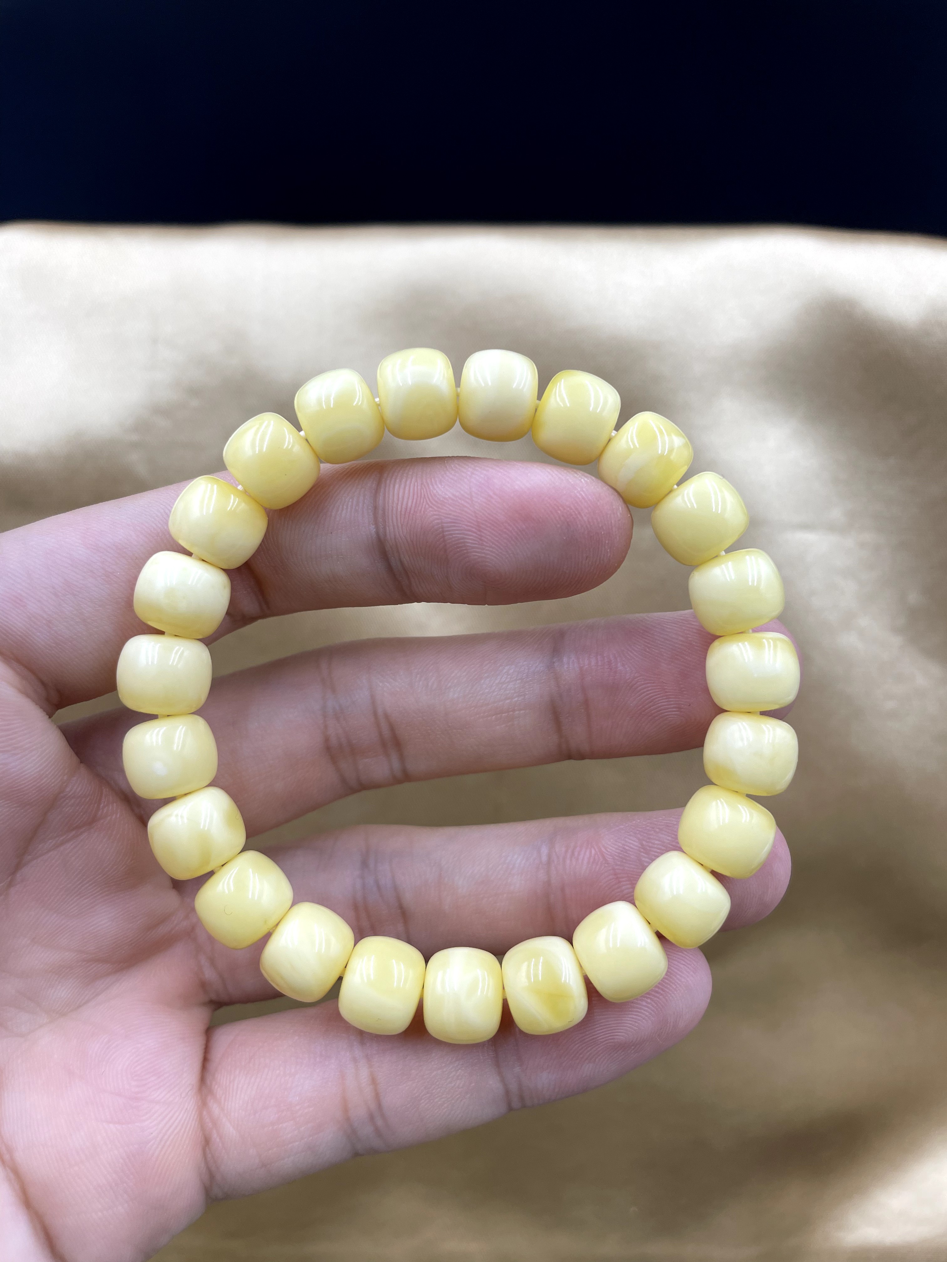 原矿高品质俄料蜜蜡手串尺寸10×8精工老型奶白色满白蜡基本没纹路