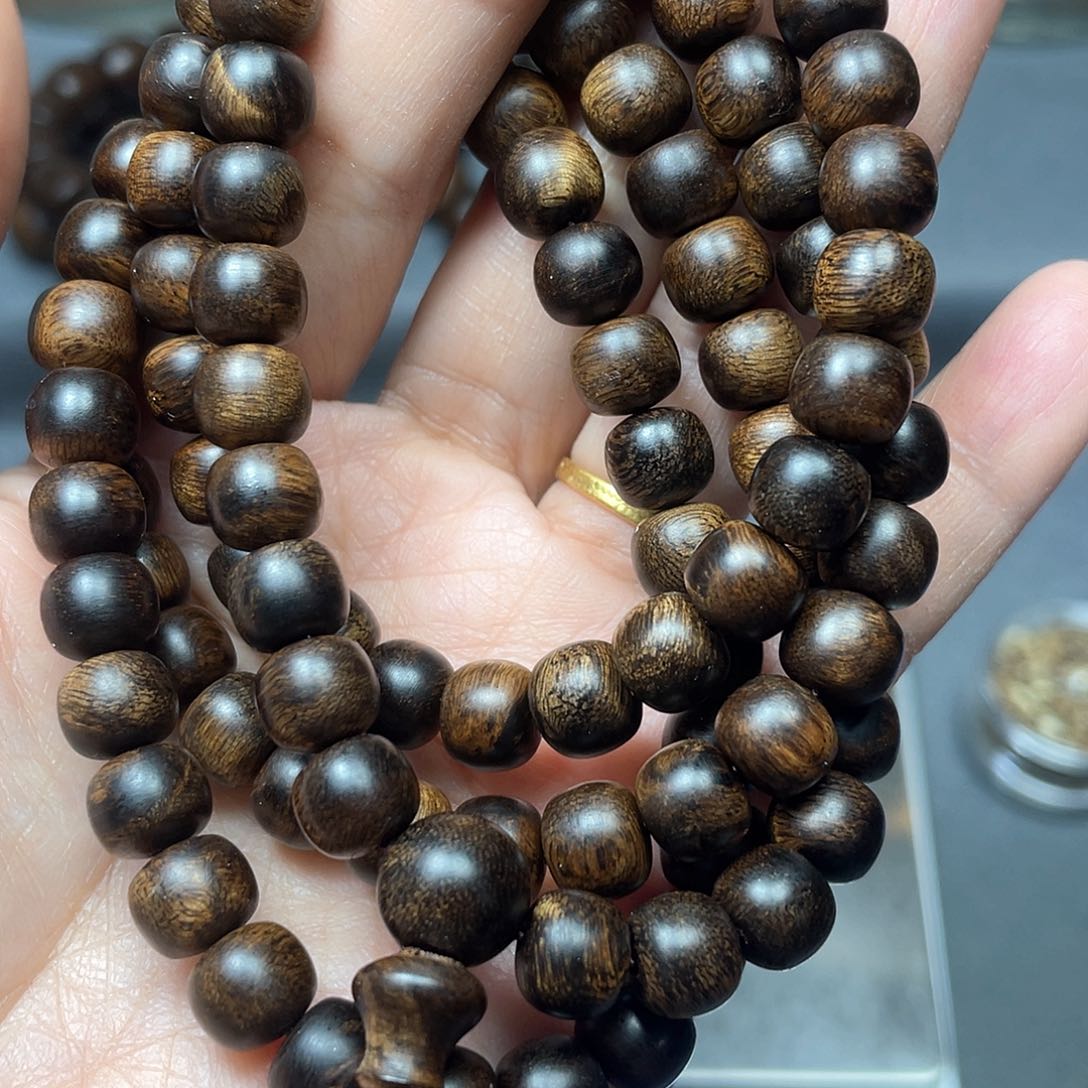 沉香手串白棋瘤疤0.8