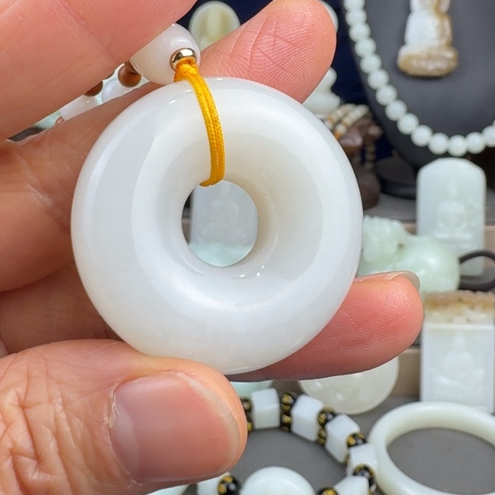 和田玉未镶嵌颈饰