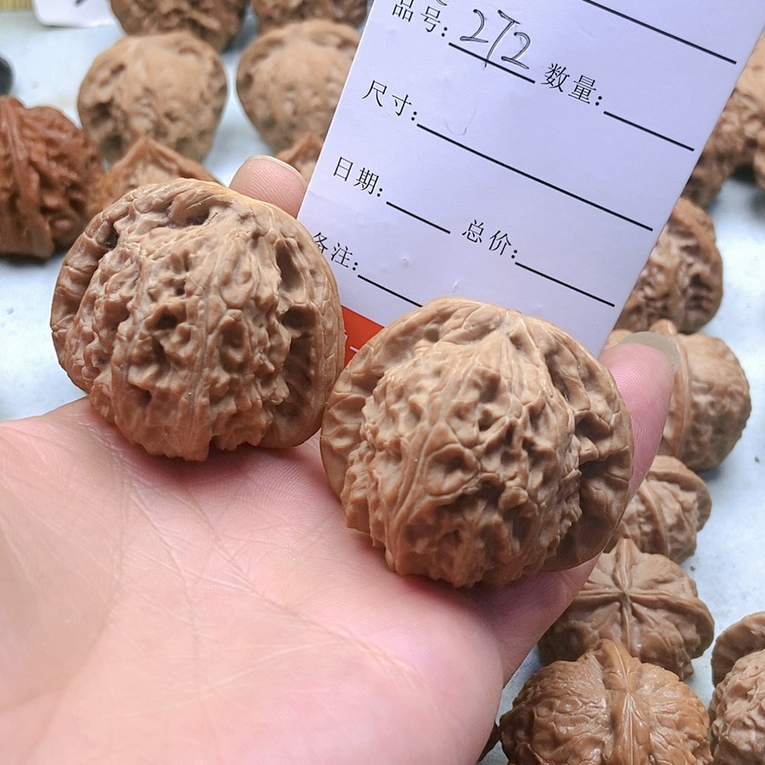 把件桃核272号白狮子44尺