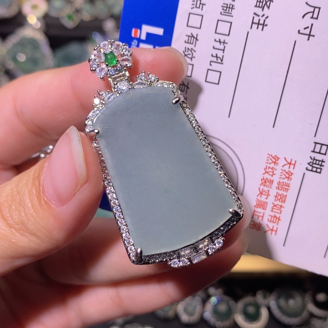 翡翠未镶嵌颈饰天然