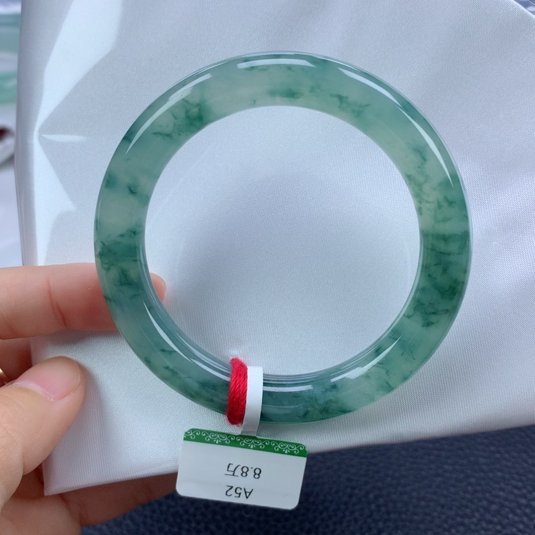 翡翠手镯未镶嵌52.4圆