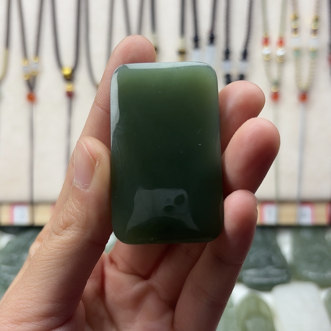 微***乐和田玉未镶嵌颈饰