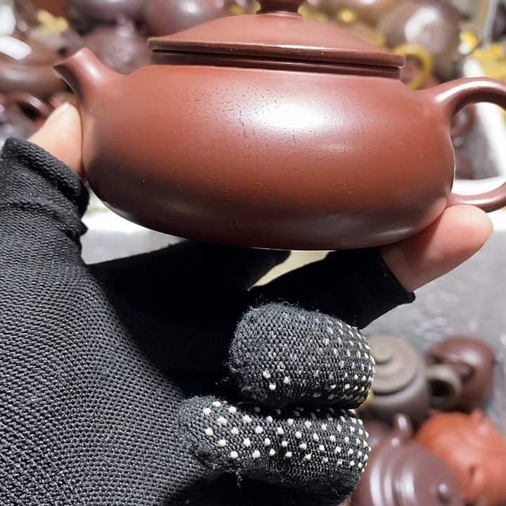紫砂茶壶微瑕微笑