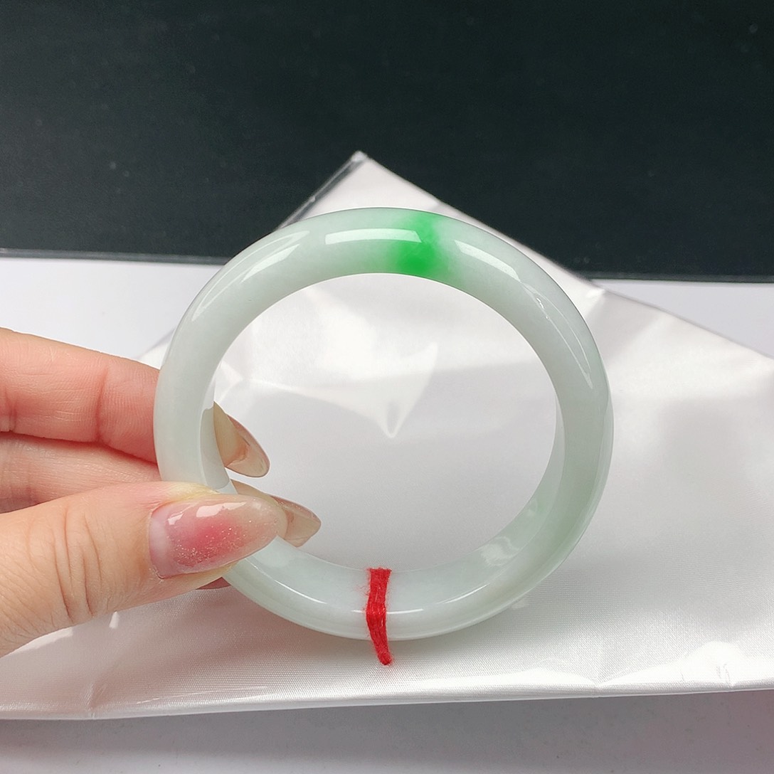 翡翠手镯未镶嵌翡翠001