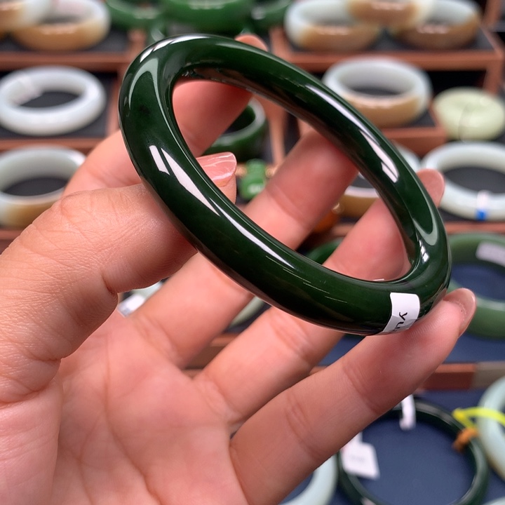 和田玉（碧玉）手镯未镶嵌