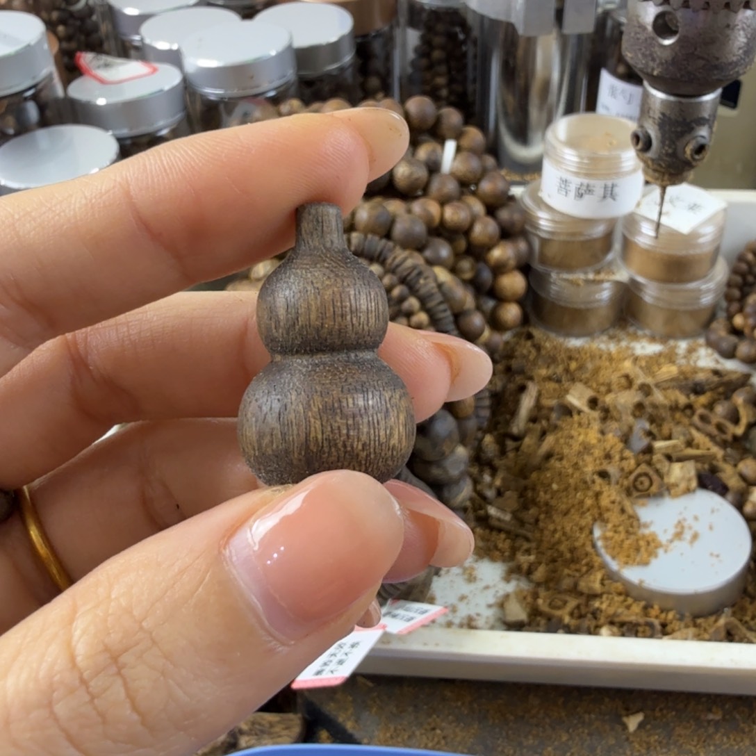 沉香沉香碎屑月*星奇楠沉香葫芦2.3克