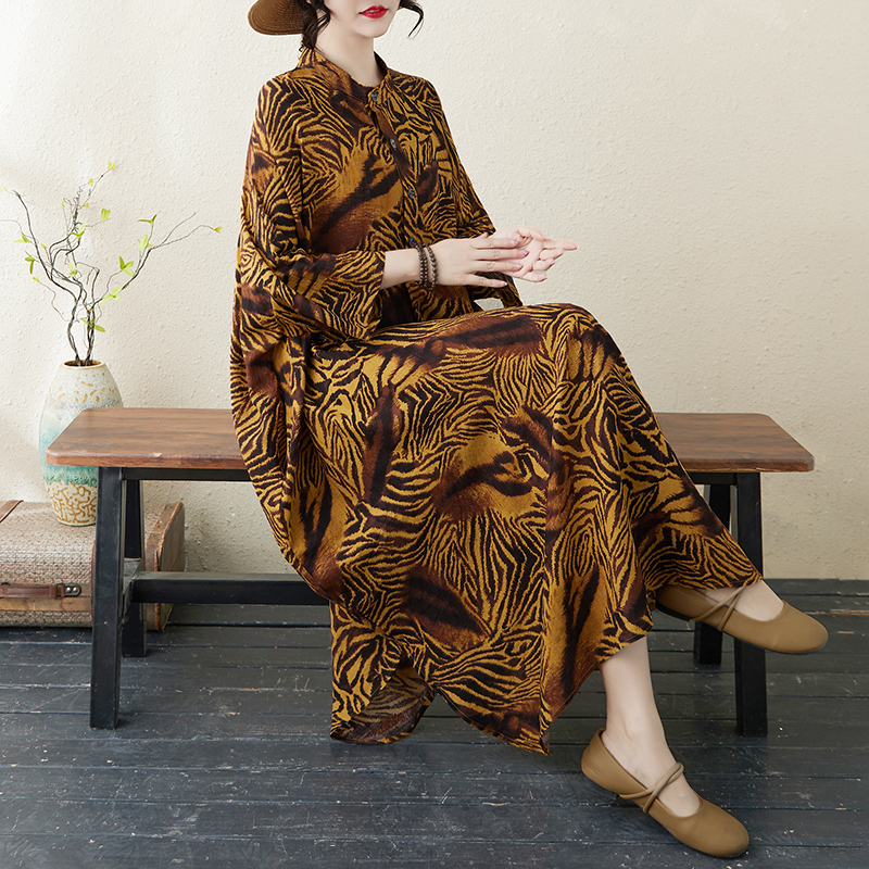 文艺复古显瘦气质印花立领连衣裙女2025秋季洋气减龄遮肚宽松长裙