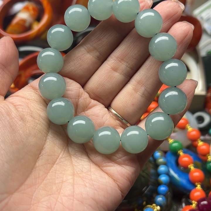 石英质玉颈饰未镶嵌