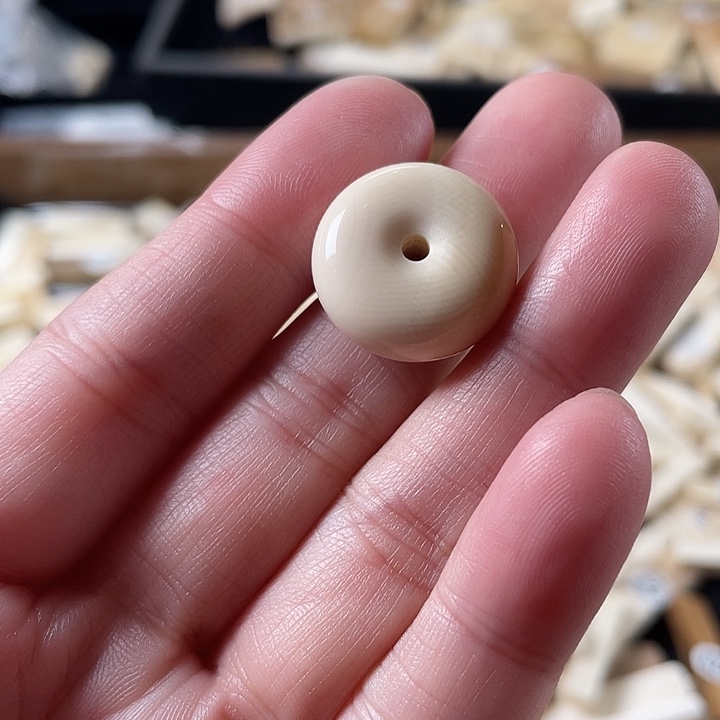 泥塑不打孔联系客服