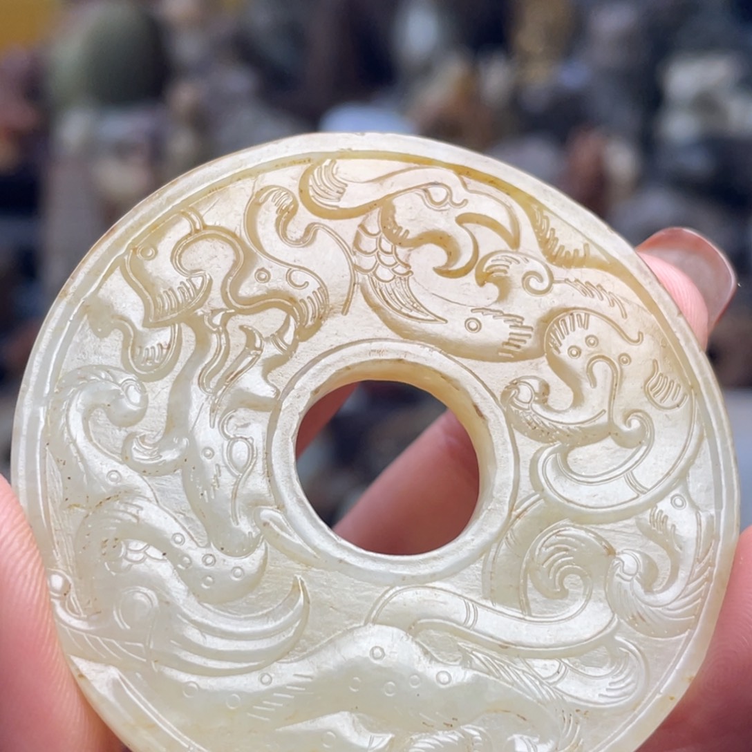 任***安和田玉未镶嵌颈饰