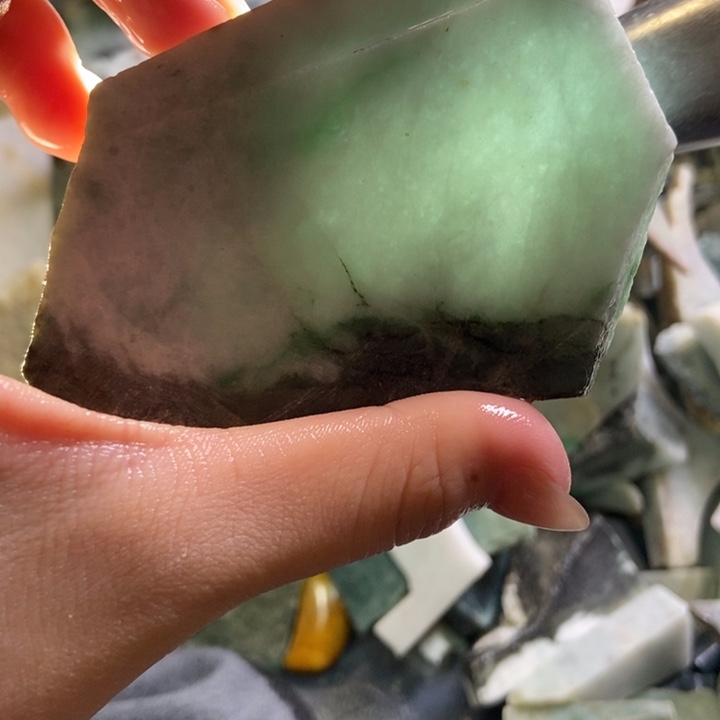 翡翠颈饰未镶嵌天然翡翠