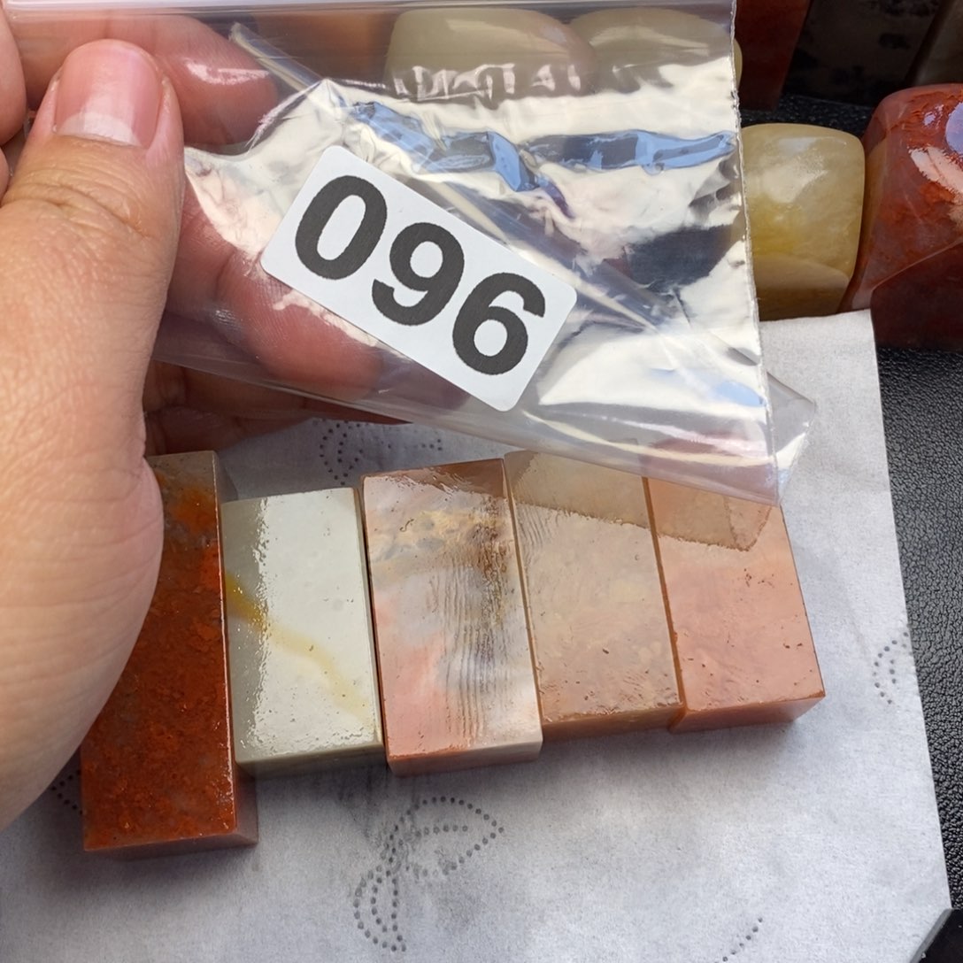 寿山石印石振***岗老挝石111