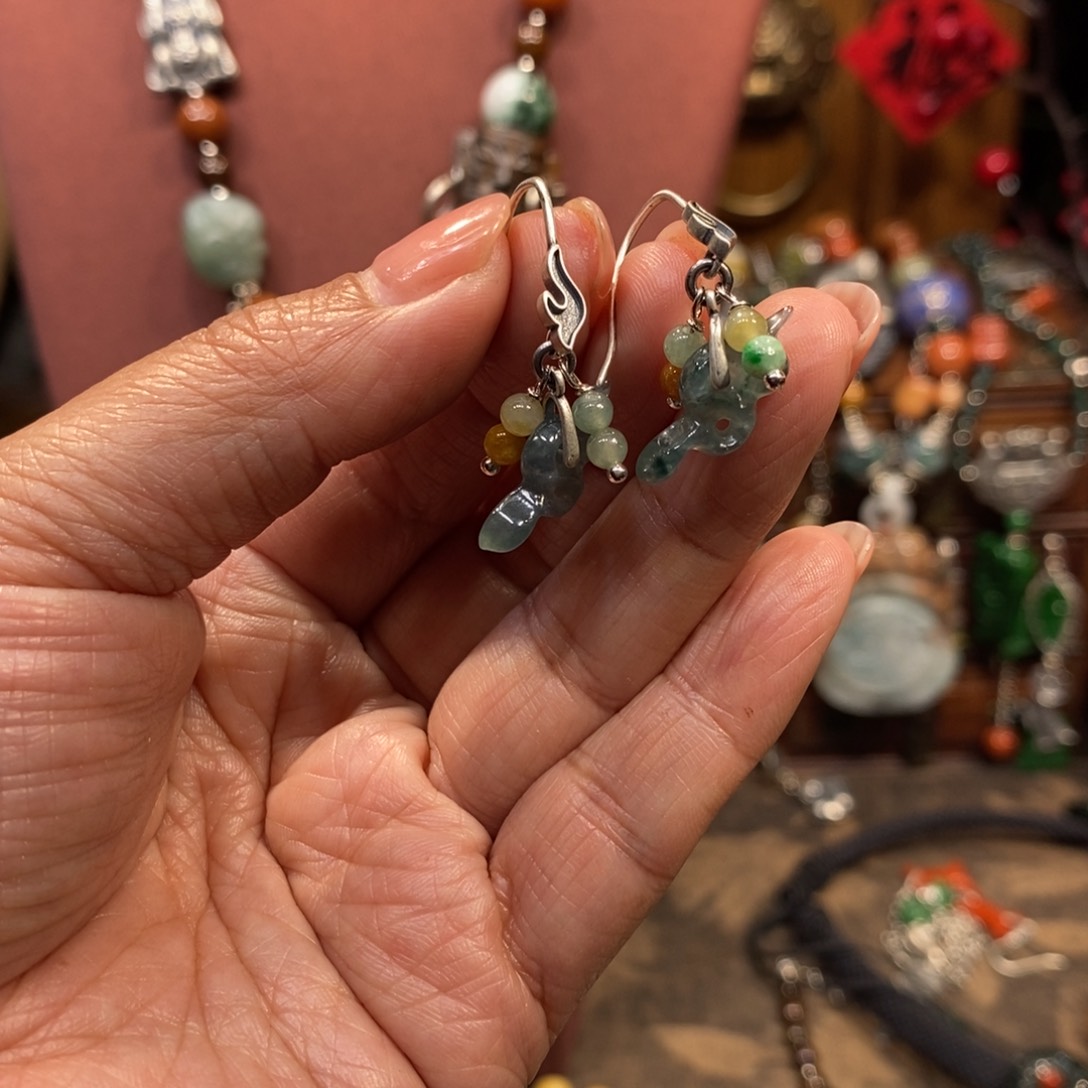 翡翠吊坠(赠链)未镶嵌