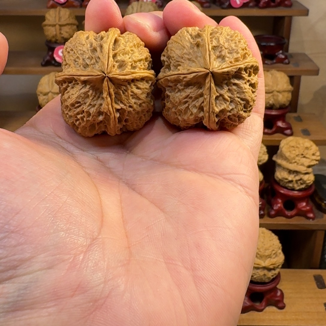 铁核桃把件绣球炸四40尺