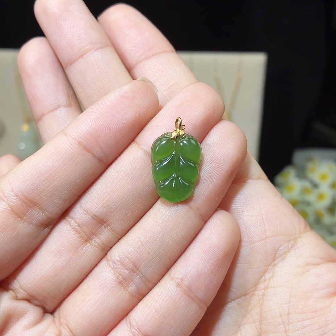 M***.和田玉（碧玉）18K金镶嵌吊坠(赠链)