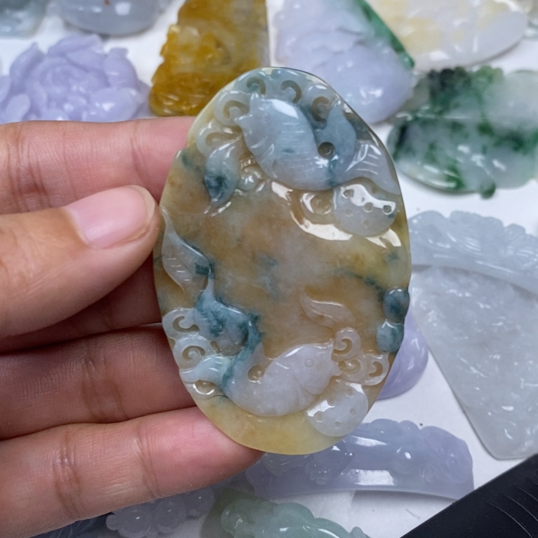 翡翠未镶嵌颈饰翡翠