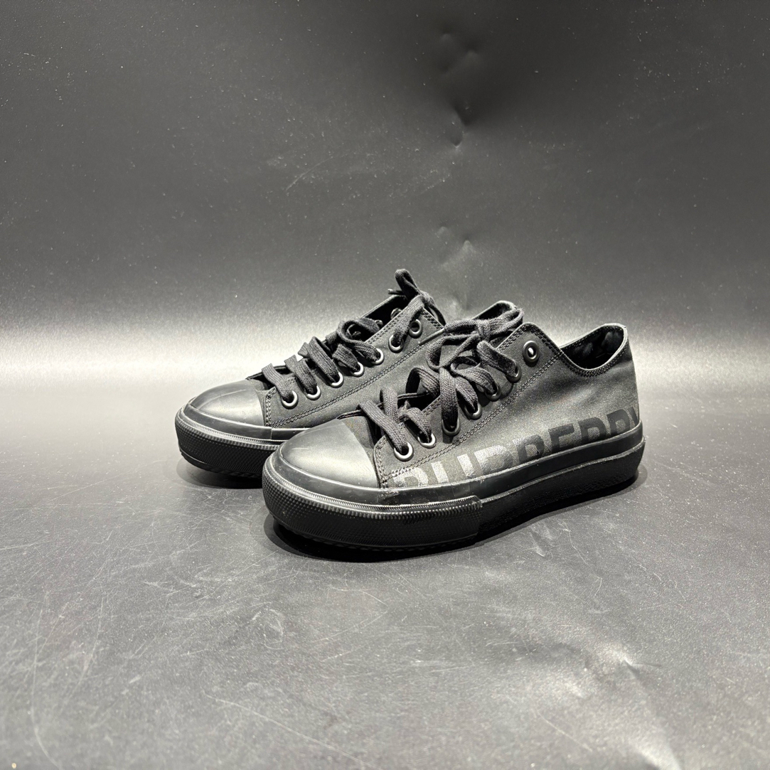 99新 BURBERRY/博柏利 纯黑Logo 低帮板鞋/40码/5352
