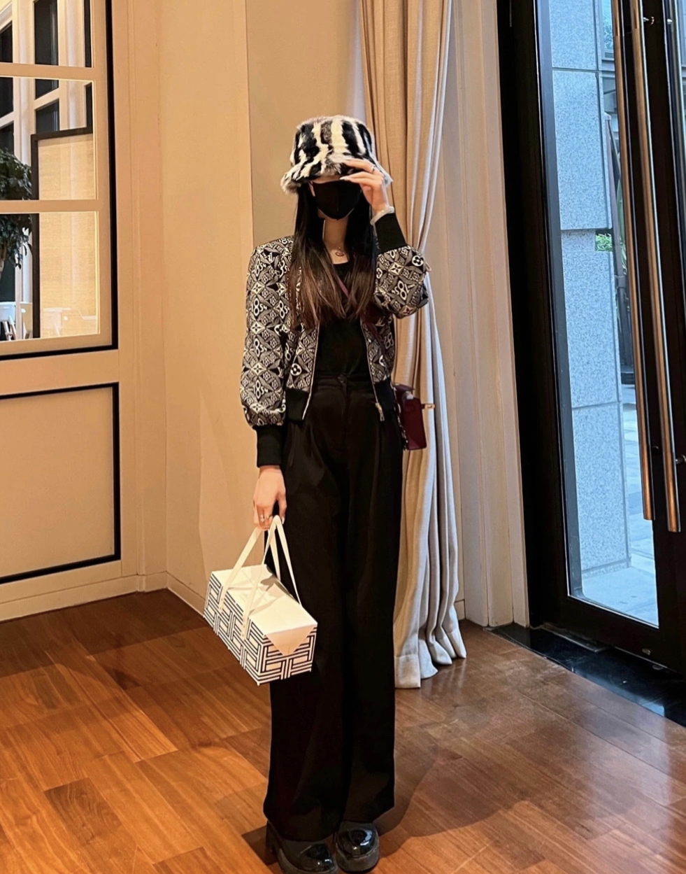 99新 LouisVuitton/路易威登 bb1586 绵羊毛/锦纶 老花满印外套xs