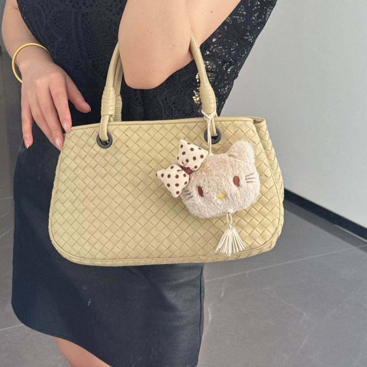 95新 BOTTEGA VENETA/葆蝶家 BV黄色编织手提包QT6561