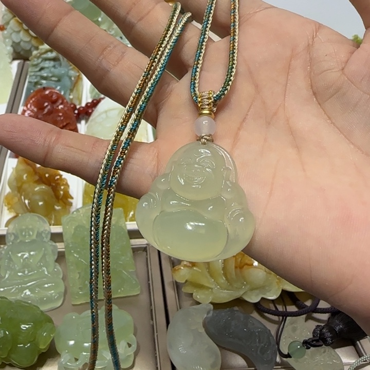 蛇纹石玉吊坠未镶嵌