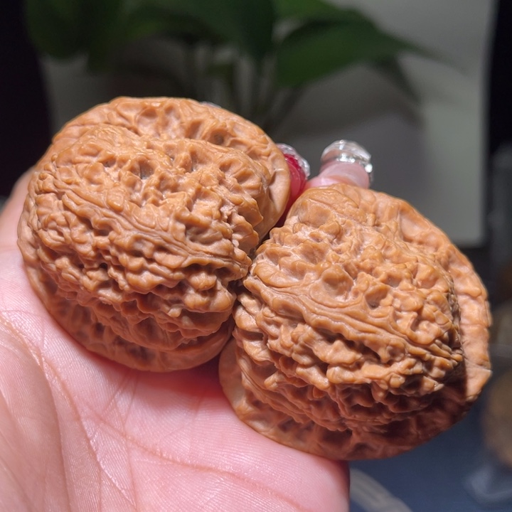 桃核把件独*                46