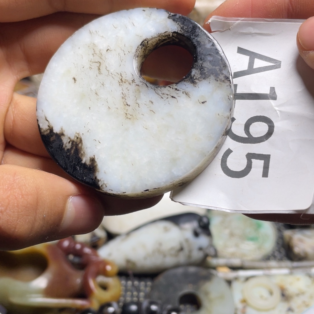 和田玉（糖玉）挂件未镶嵌