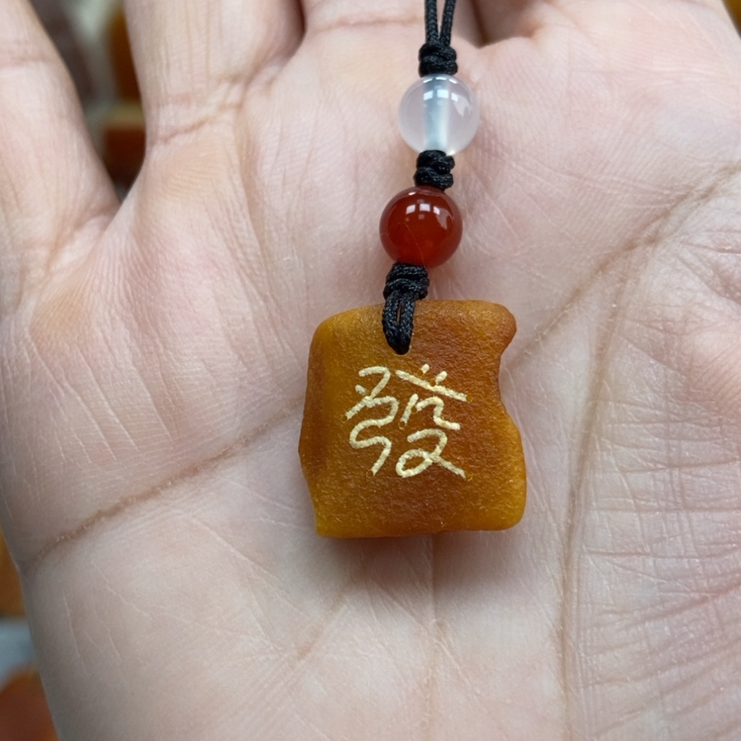 【闪购商品】琥珀颈饰未镶嵌