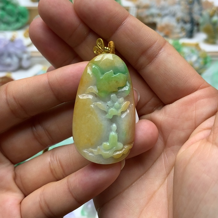 翡翠颈饰未镶嵌翡翠