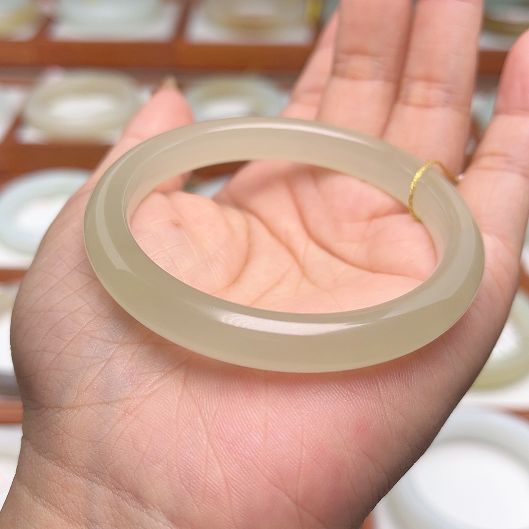 和田玉手镯未镶嵌53.3