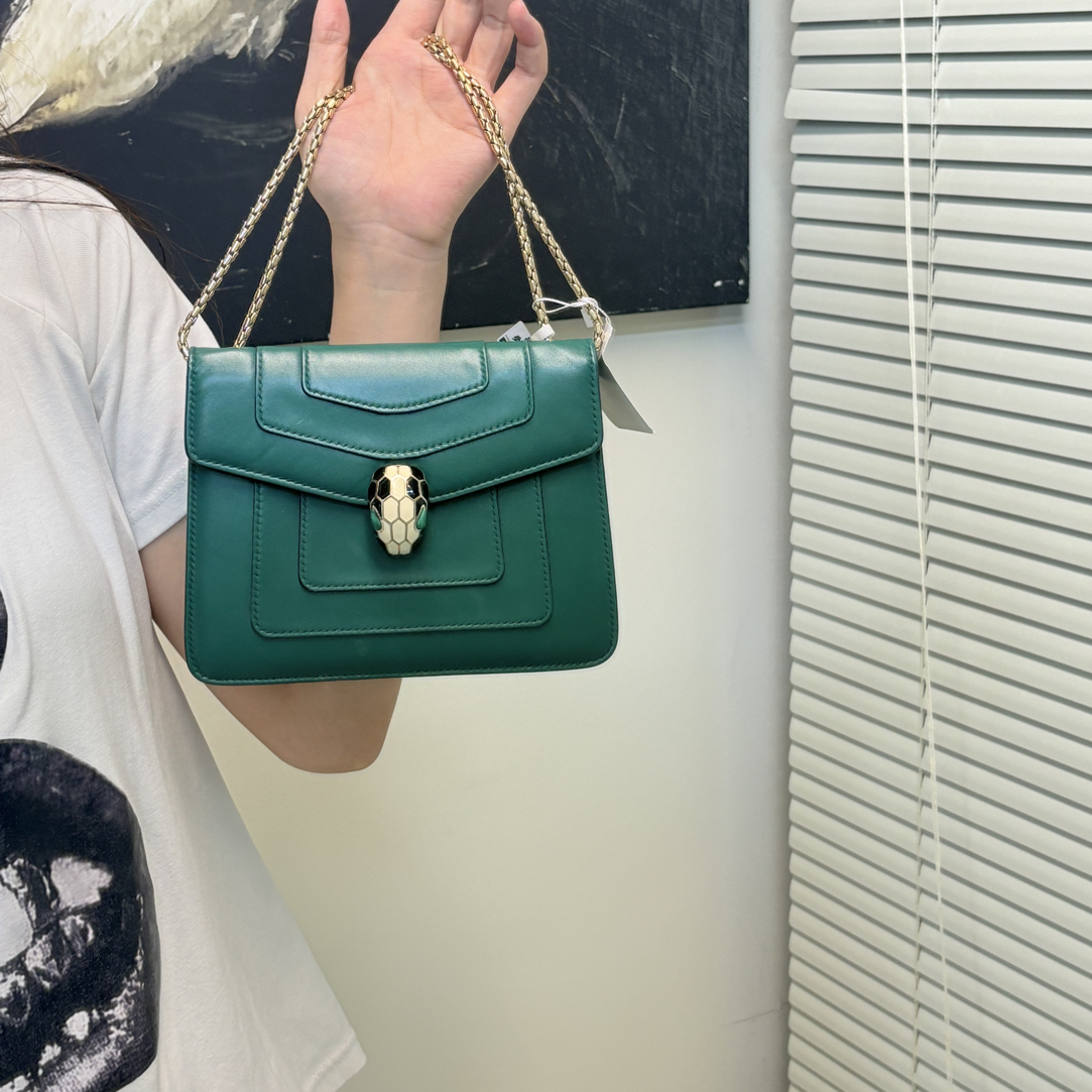 95新 BVLGARI/宝格丽 绿色手提斜挎包