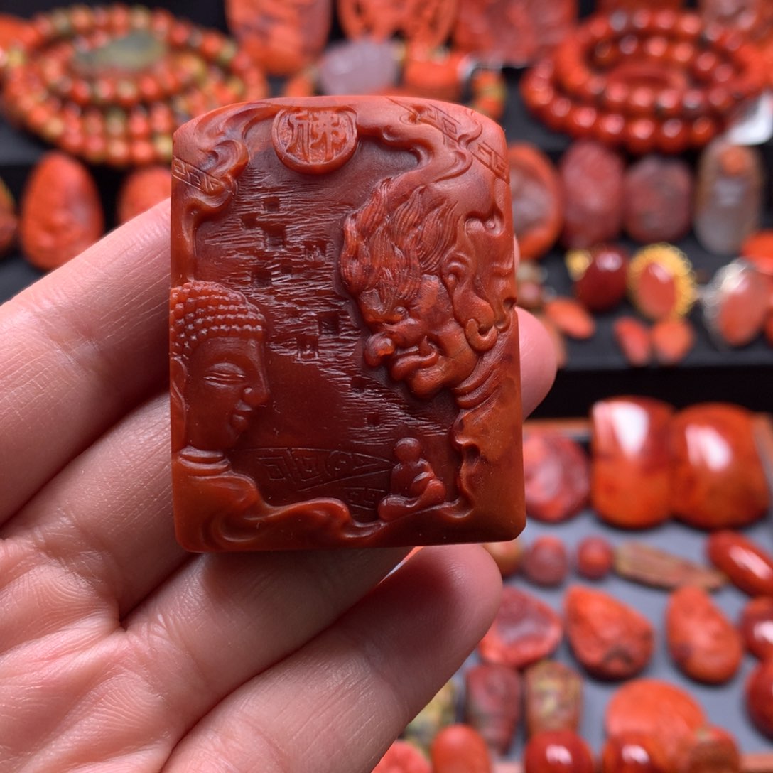 南红玛瑙吊坠未镶嵌