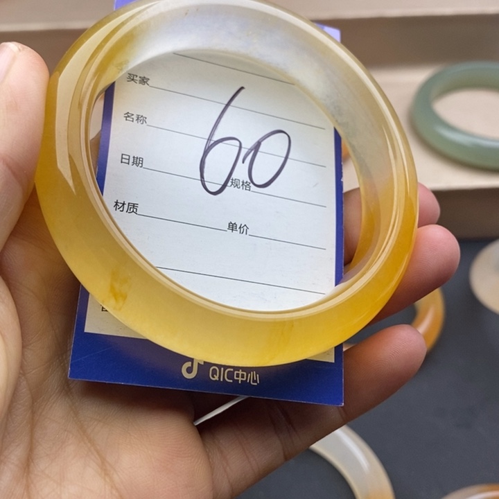 石英质玉未镶嵌手镯