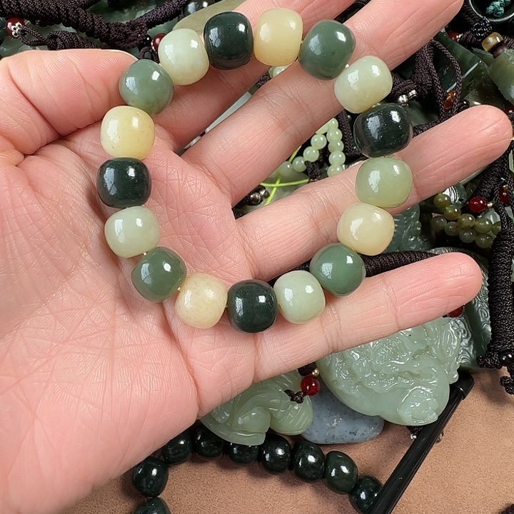 和田玉颈饰未镶嵌