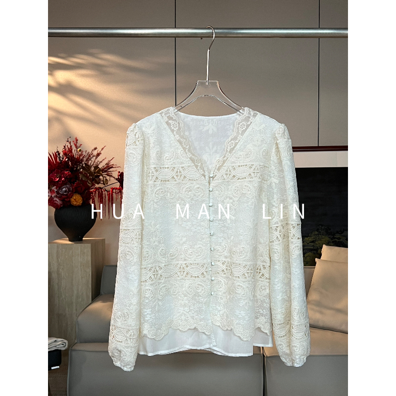 【花满林】V领正门襟本布包扣蕾丝镂空刺绣长袖上衣21102