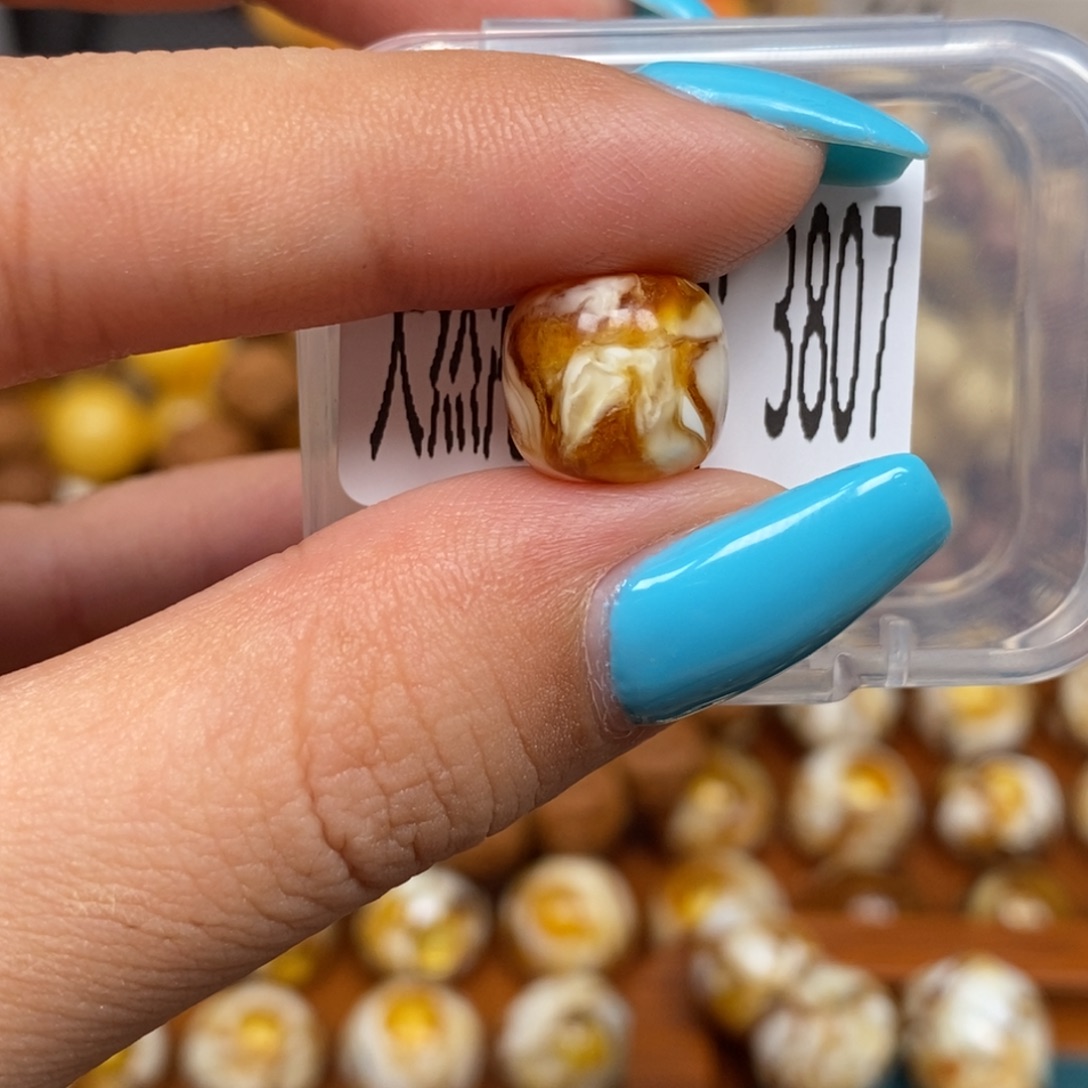 蜜蜡未镶嵌珠宝奇石3807