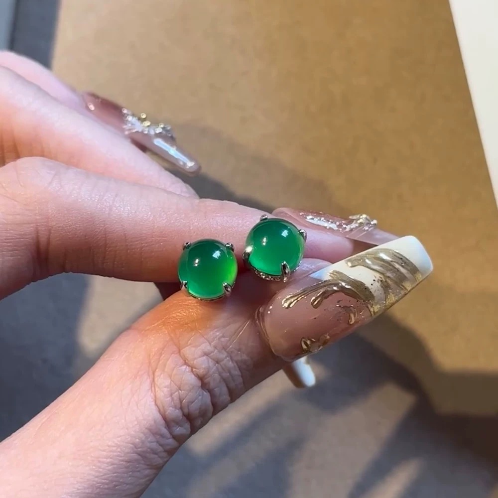 柒十优品 S925银针高冰帝王绿简约四爪8mm耳钉绿色满绿满色绿蛋面