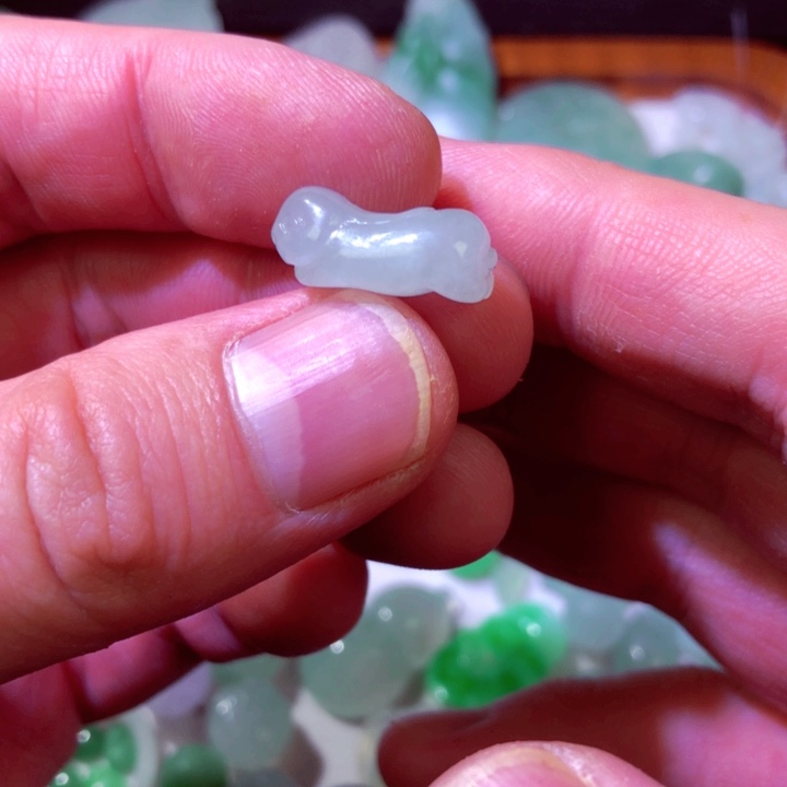 翡翠未镶嵌颈饰天然a货翡翠