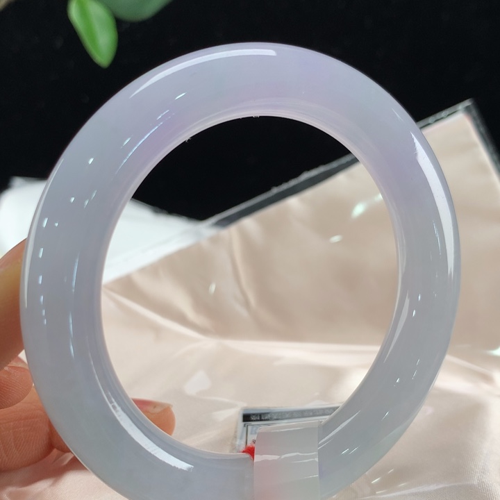 翡翠手镯未镶嵌微瑕0139