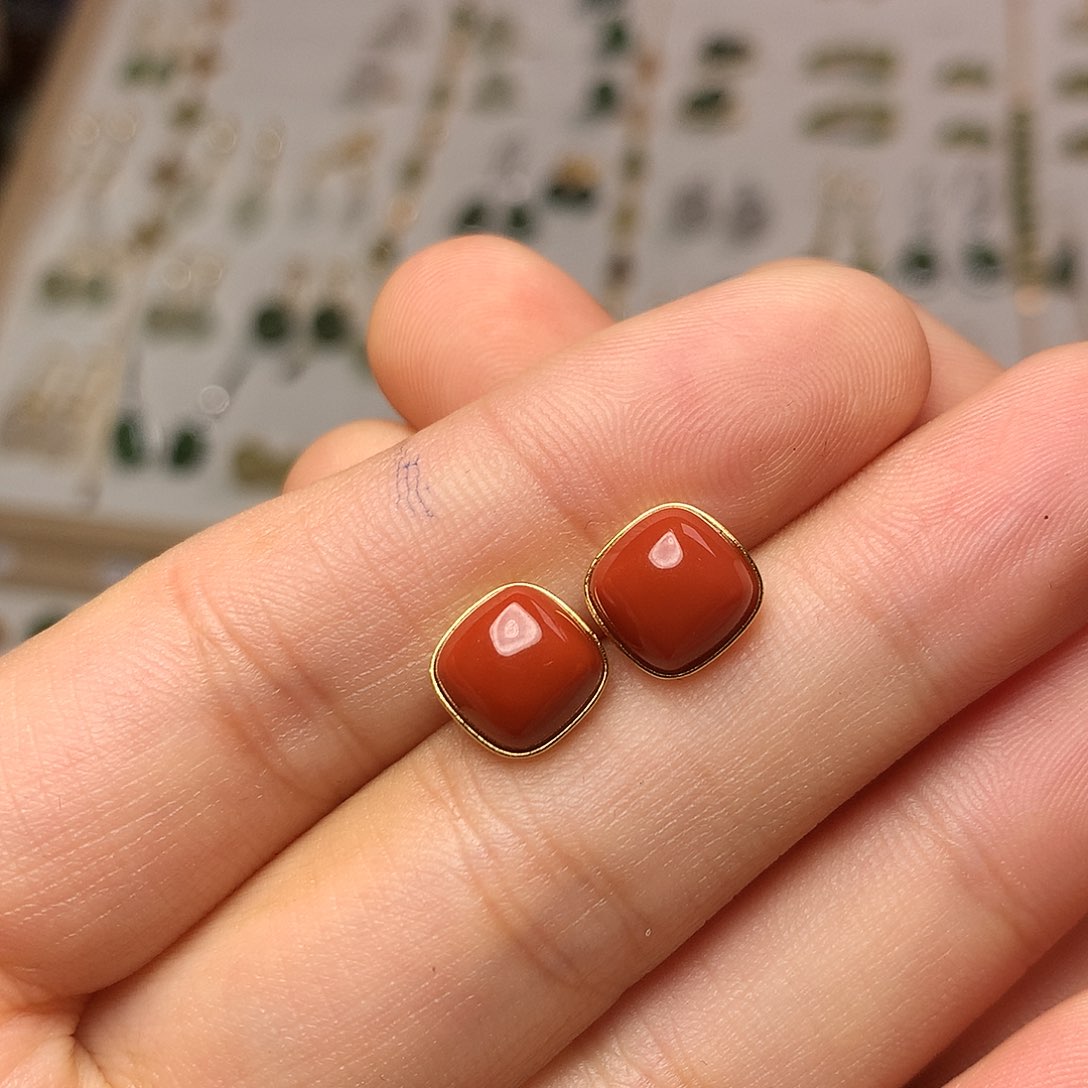 银S925镀金镶嵌南红玛瑙耳饰兔****突