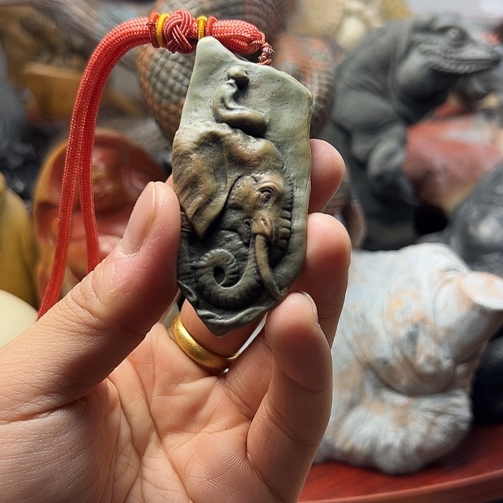 戈壁石尚*风戈壁石手把件