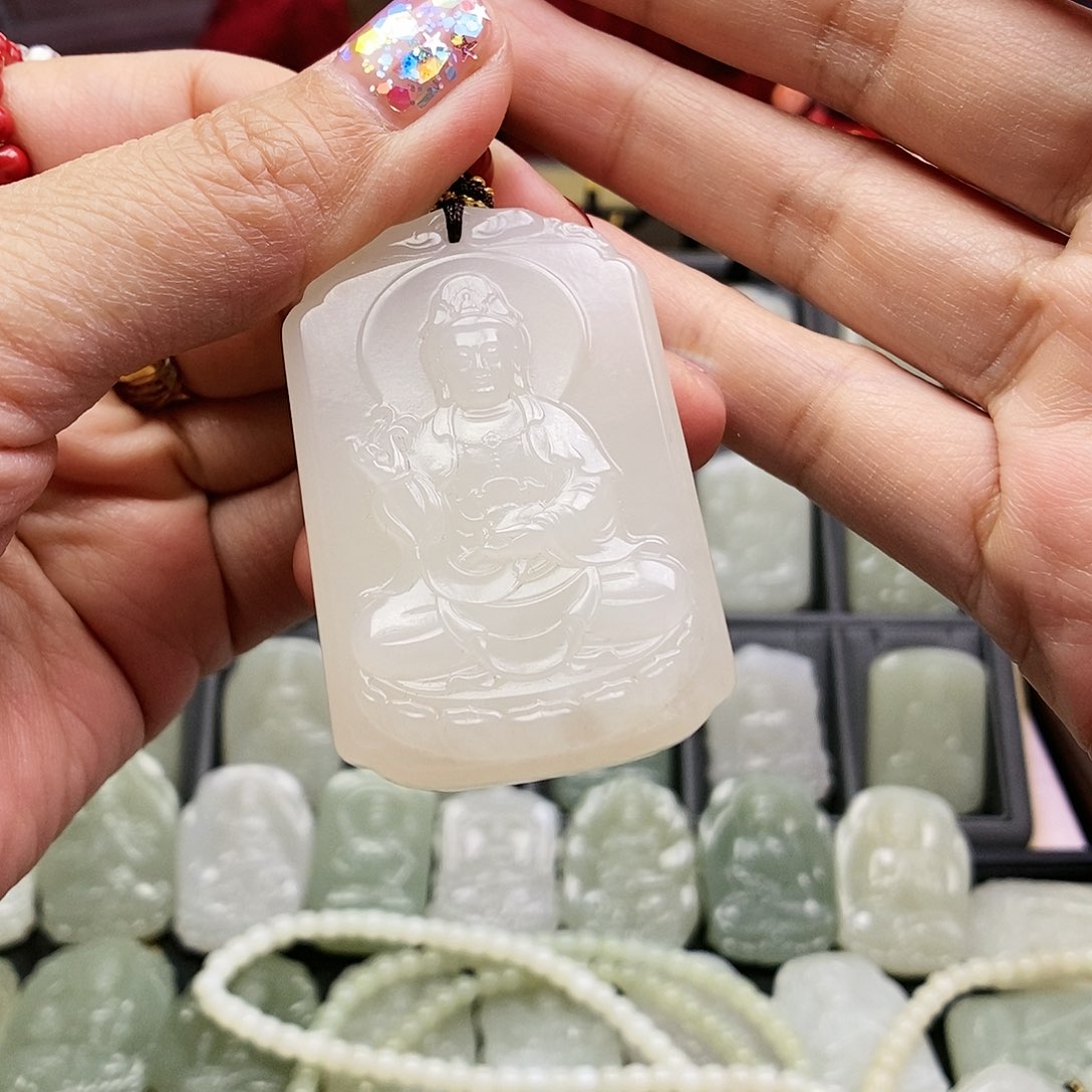 和田玉颈饰未镶嵌倪***嬞