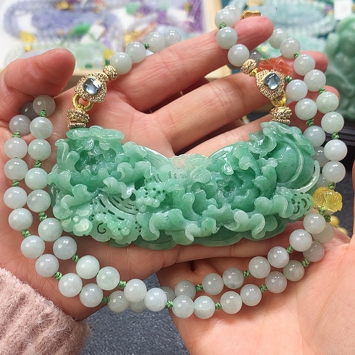 翡翠颈饰未镶嵌吊坠