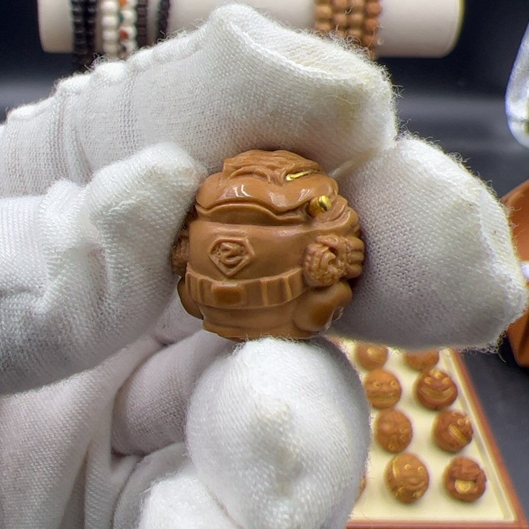 猴头核桃吊坠文泰