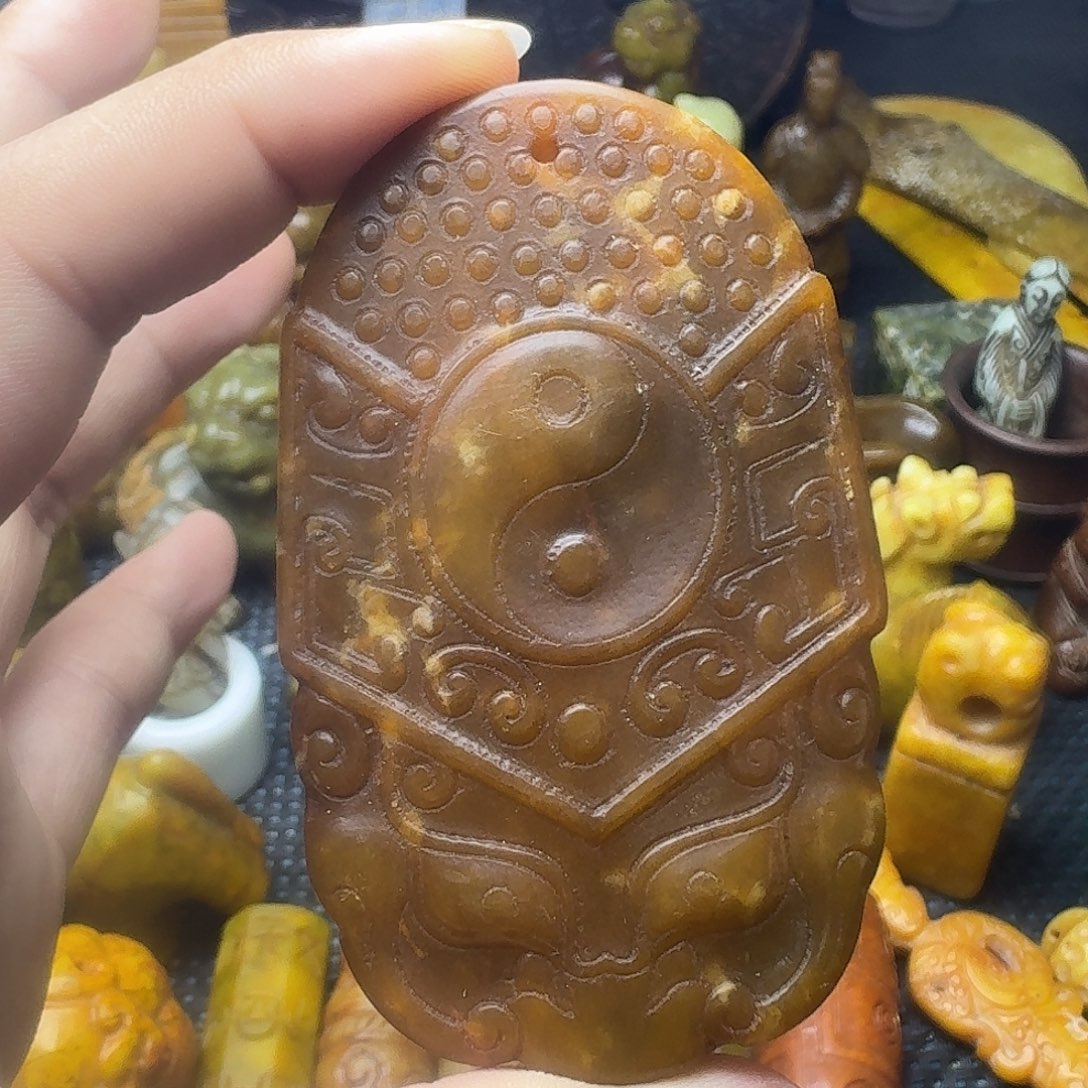 白玉菩提吊坠。。。