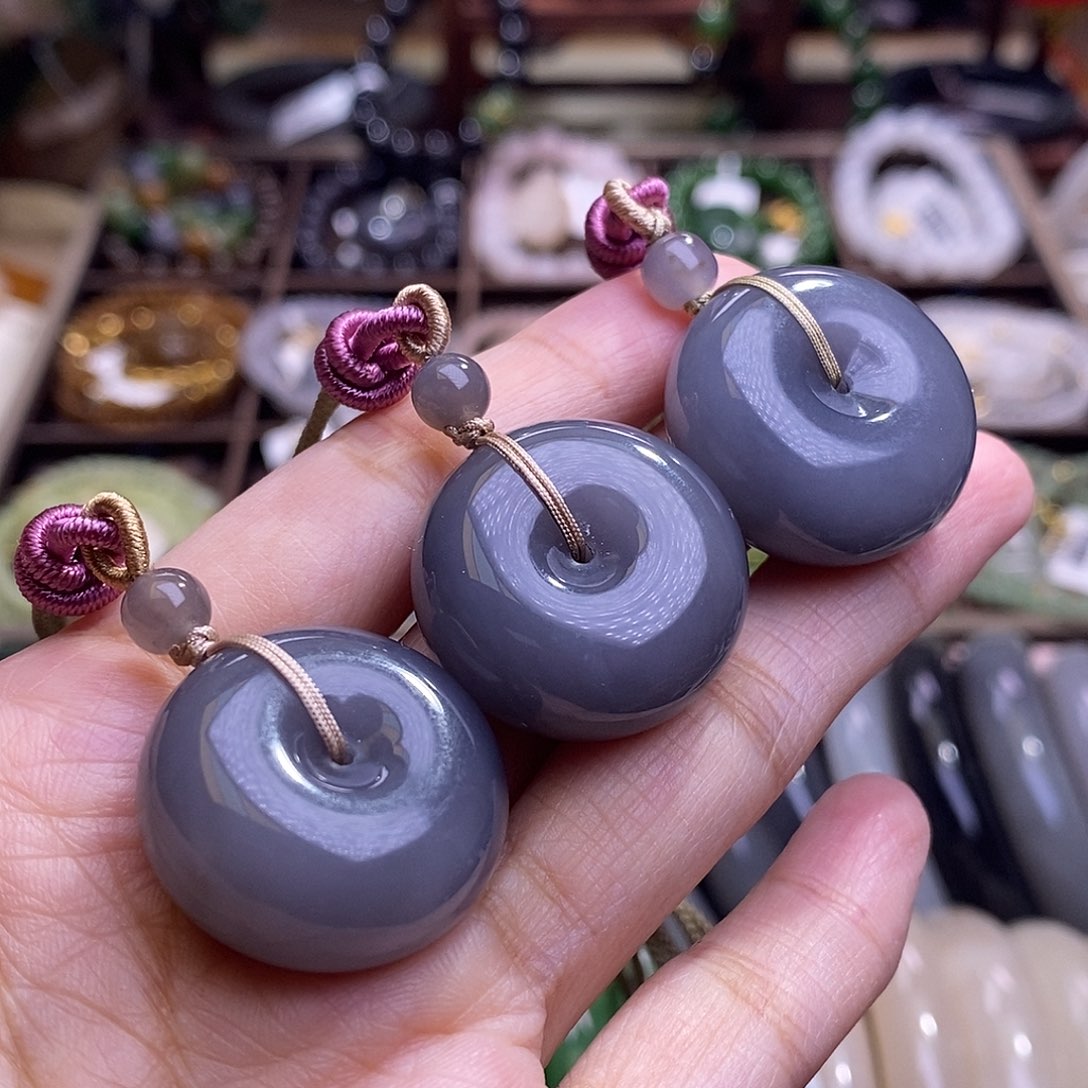 颈饰未镶嵌和田玉老矿料浓烟紫平安扣吊坠