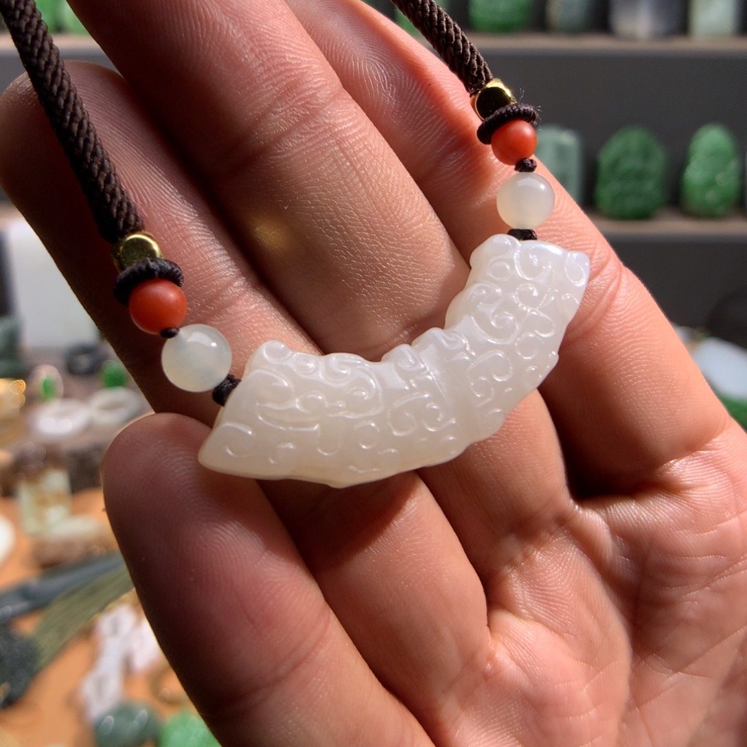 和田玉颈饰未镶嵌