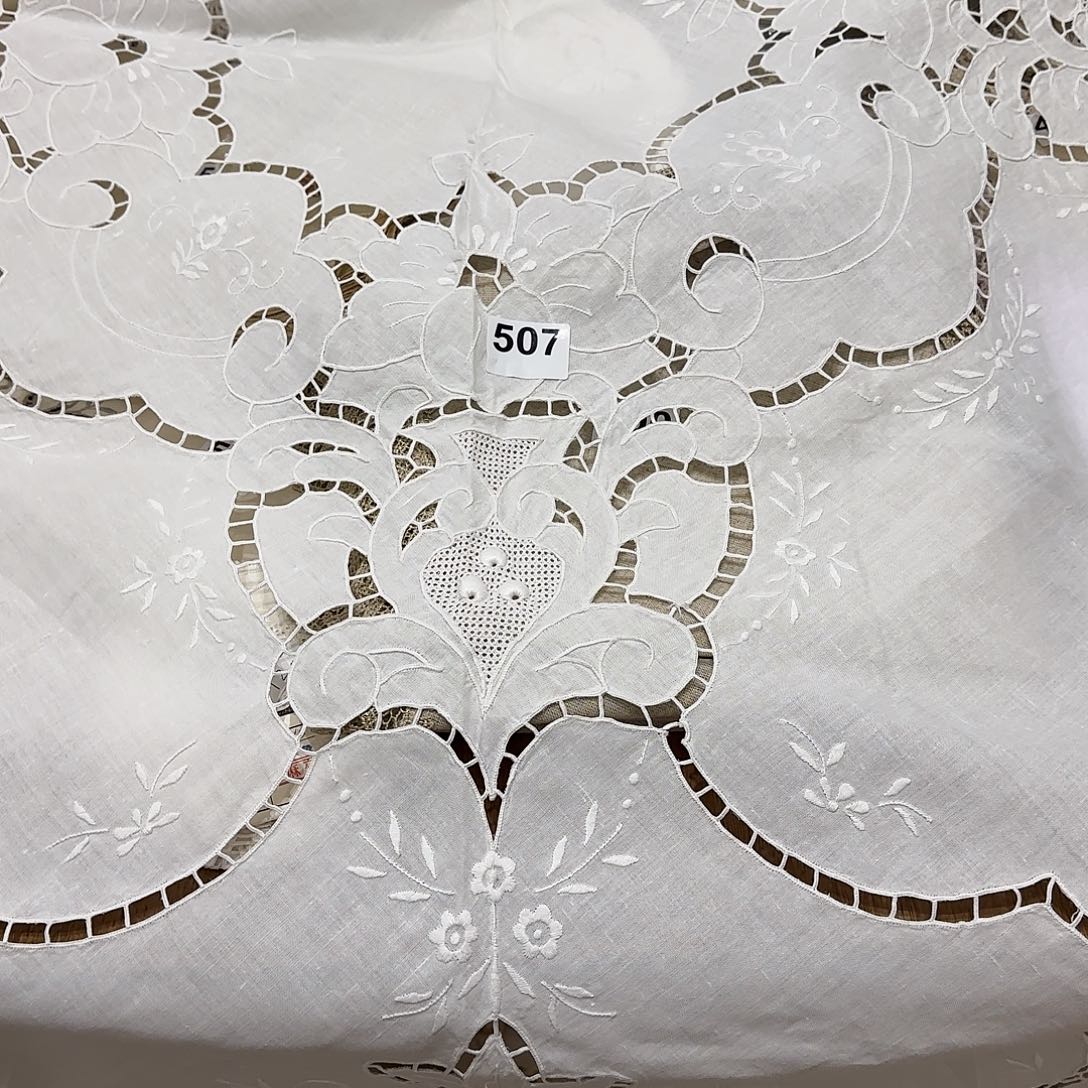 彬***妈亚麻手绣1.3✖️1.7桌布507号