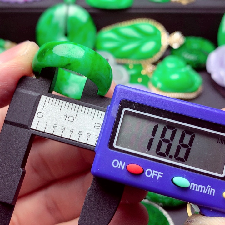 翡翠未镶嵌戒指A货