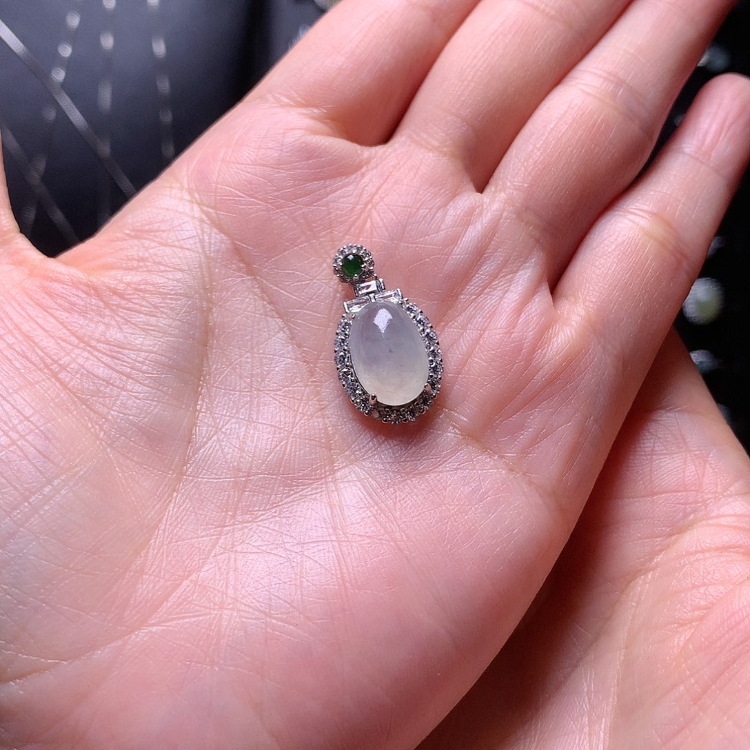 翡翠颈饰银S925镶嵌111111